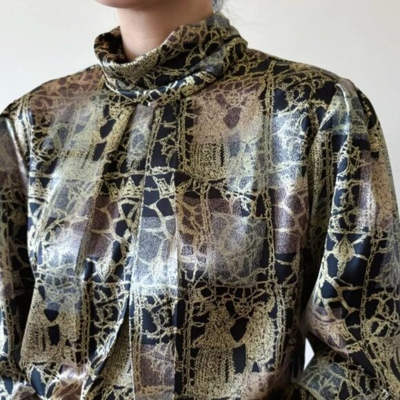 vintage silky blouse black gold silky blouse turtle neck pleated abstract size 8 - Picture 10 of 10